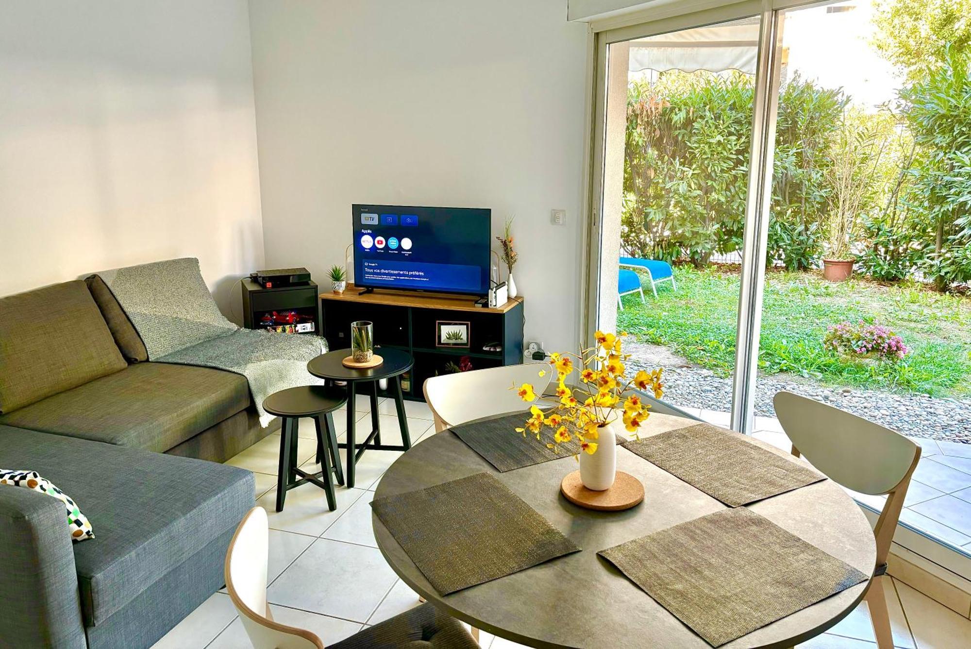 Beachside Apartment With Pool & Garden In Juan Les Pins Antibes Exterior foto